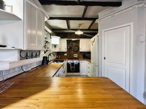 Kitchen- click for photo gallery
